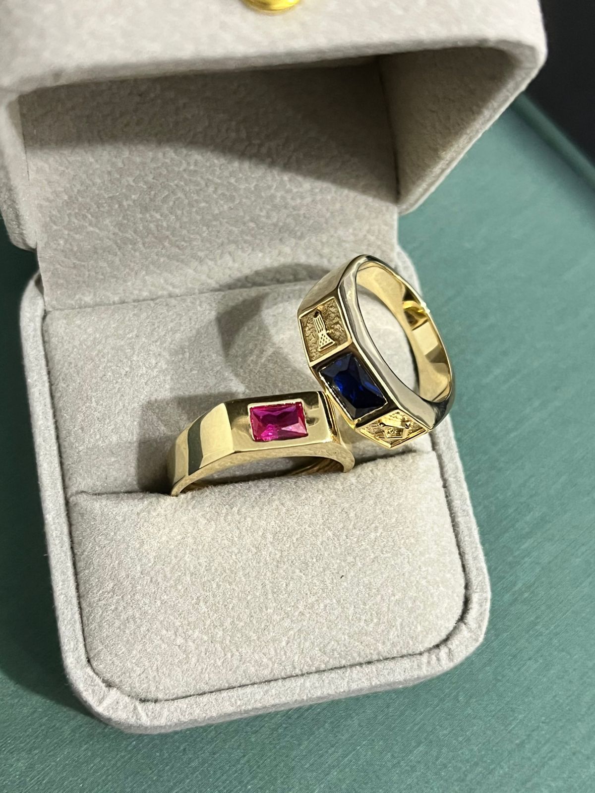 Anel Masculino com Pedra em ouro 18k