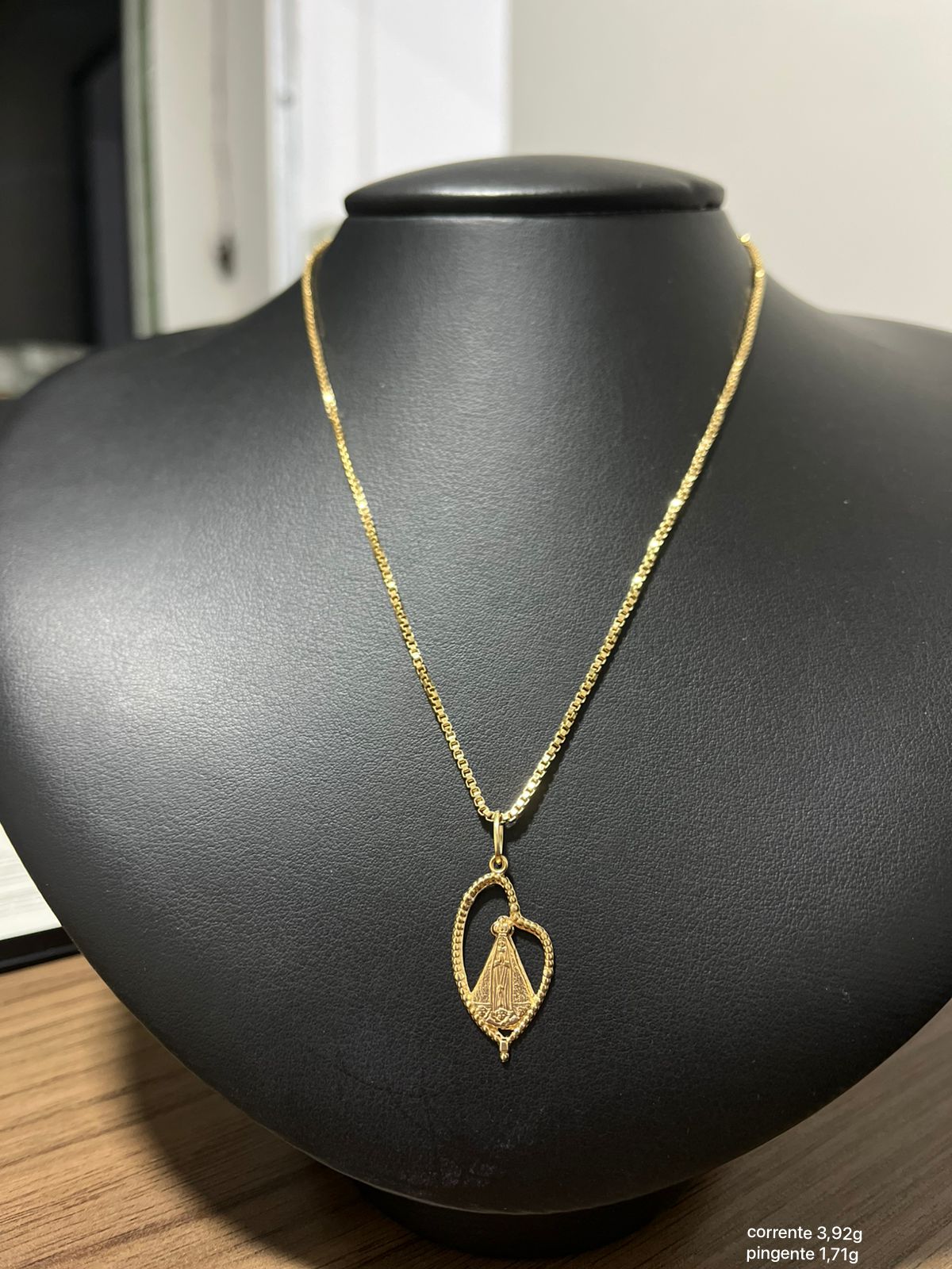 Colar Nossa Senhora Aparecida em ouro 18k